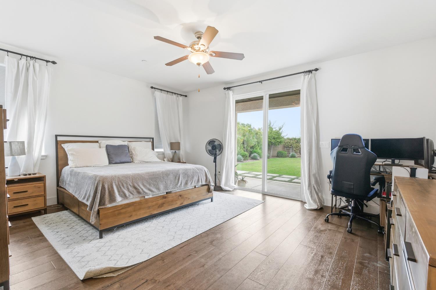 1323 N Traverse Ave, Clovis, CA 93619