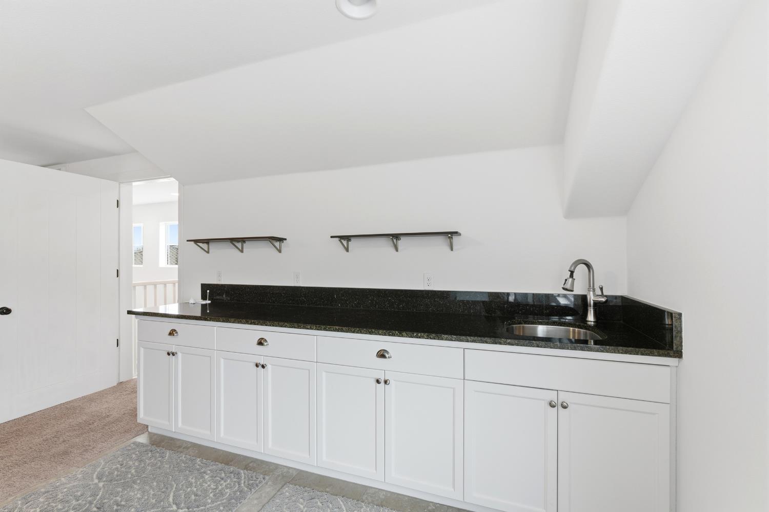 1323 N Traverse Ave, Clovis, CA 93619