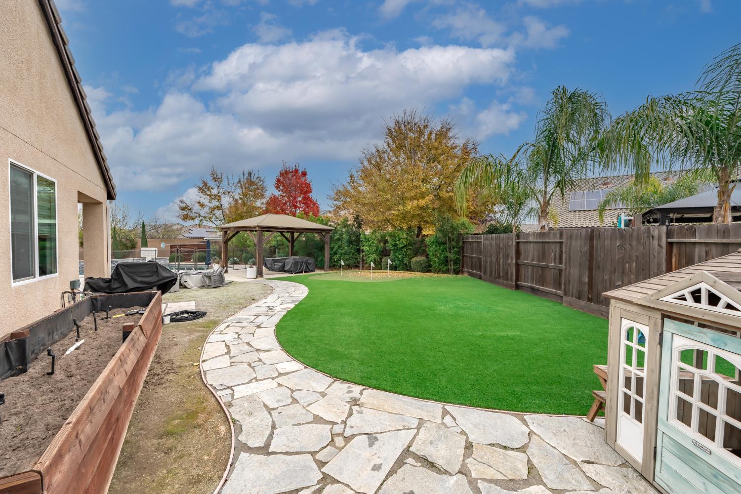 1323 N Traverse Ave, Clovis, CA 93619