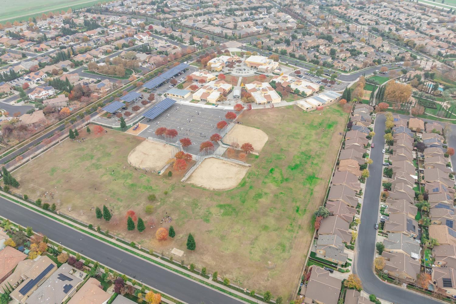 1323 N Traverse Ave, Clovis, CA 93619