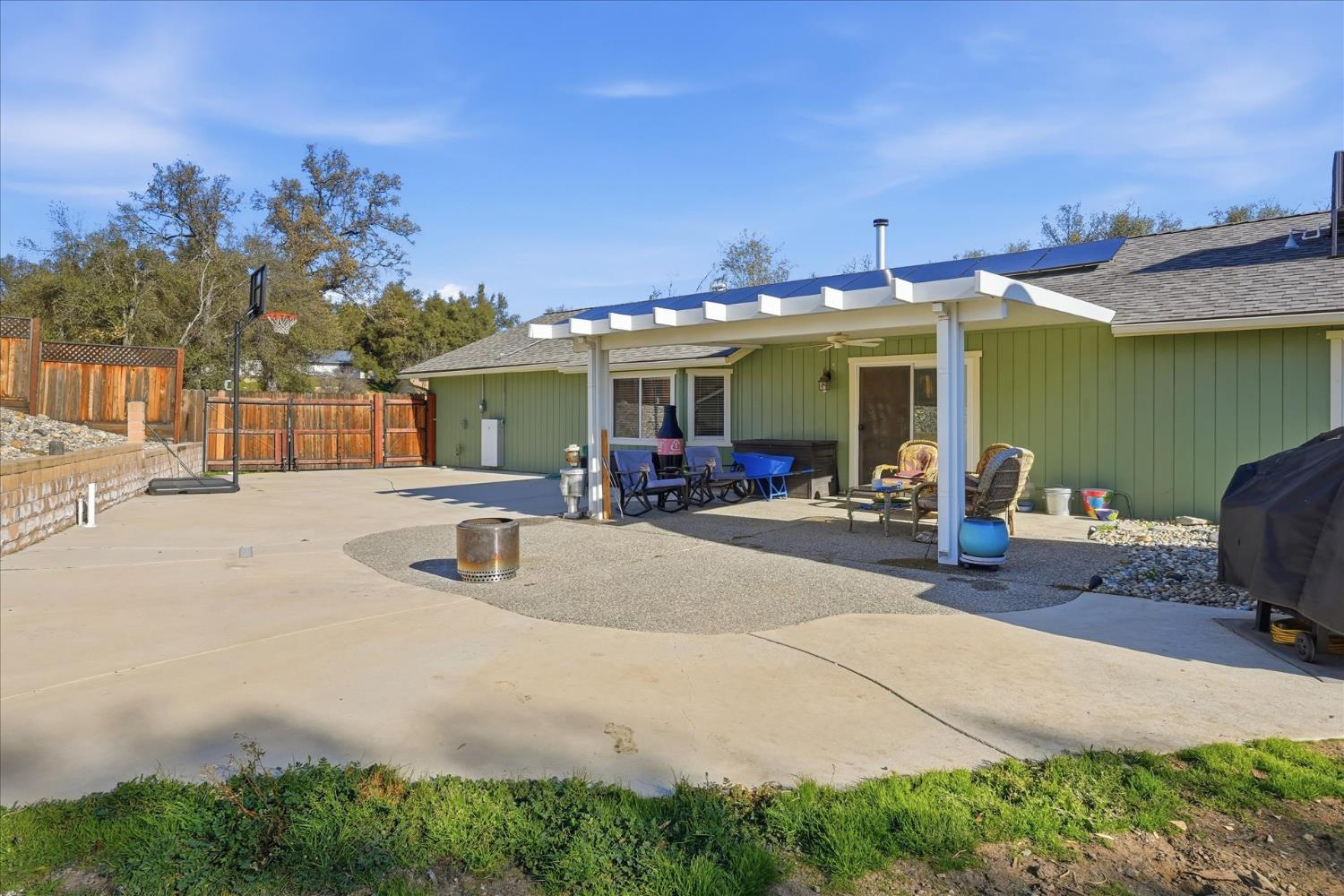 45464 Dillon Dr, Ahwahnee, CA 93601