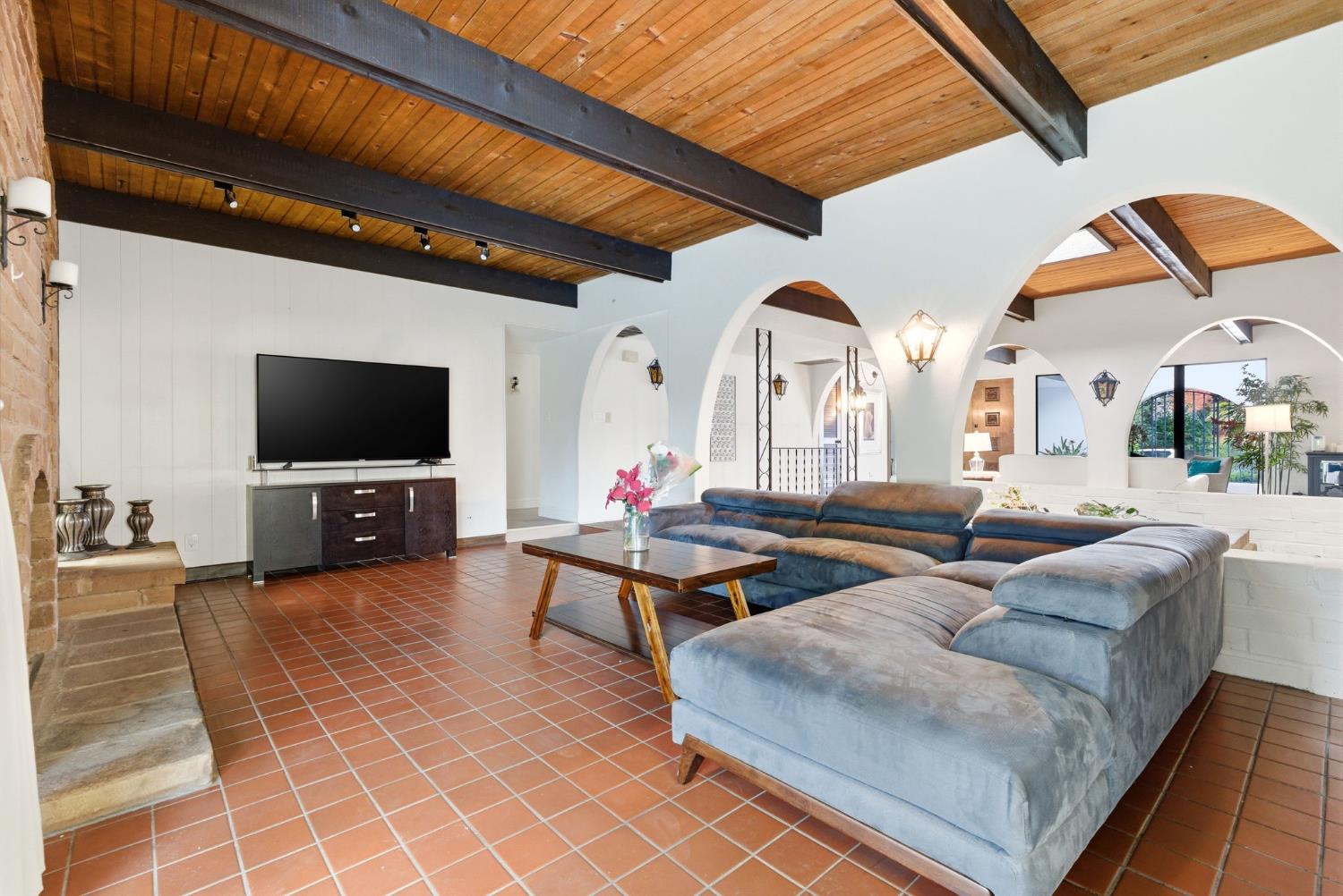 5101 N Pleasant Ave, Fresno, CA 93711