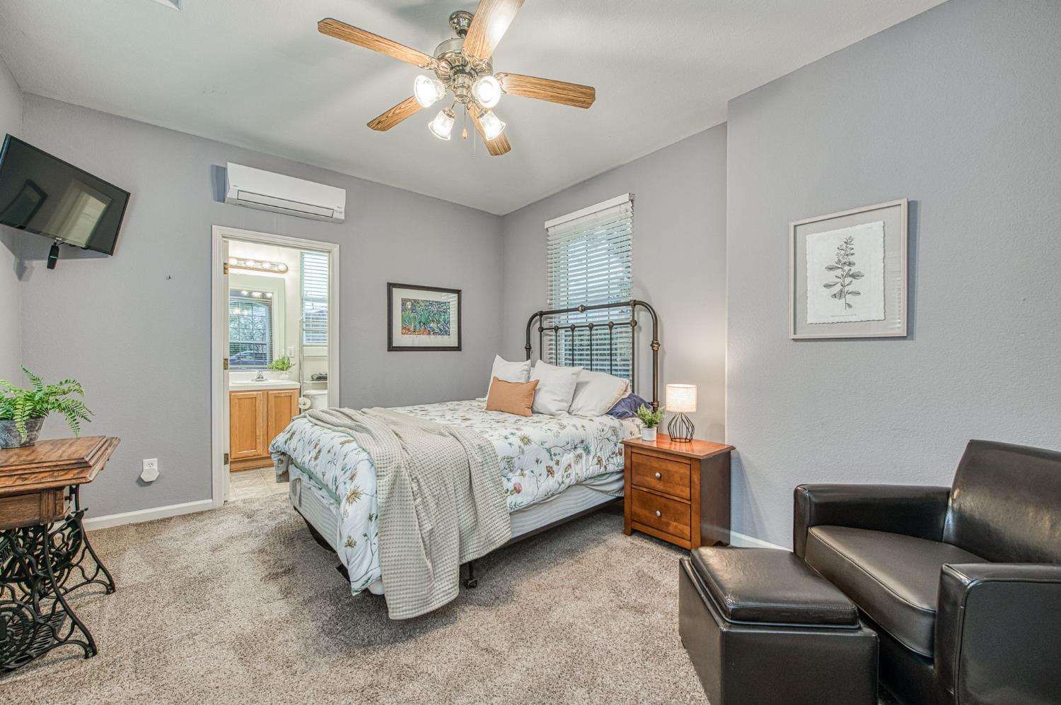 2741 Buckingham Ave, Clovis, CA 93611