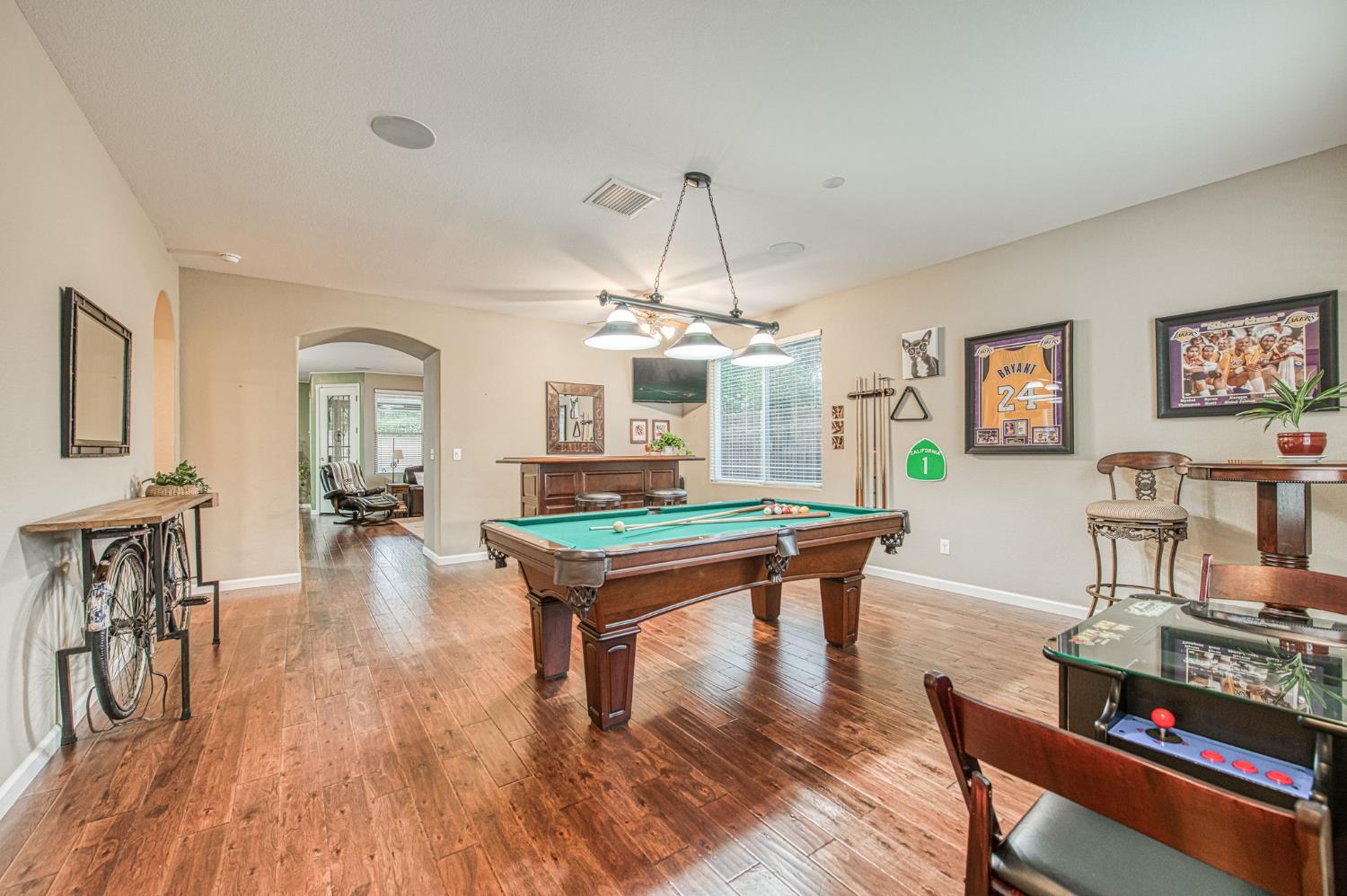 2741 Buckingham Ave, Clovis, CA 93611