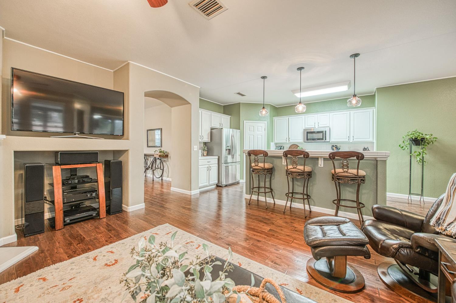 2741 Buckingham Ave, Clovis, CA 93611