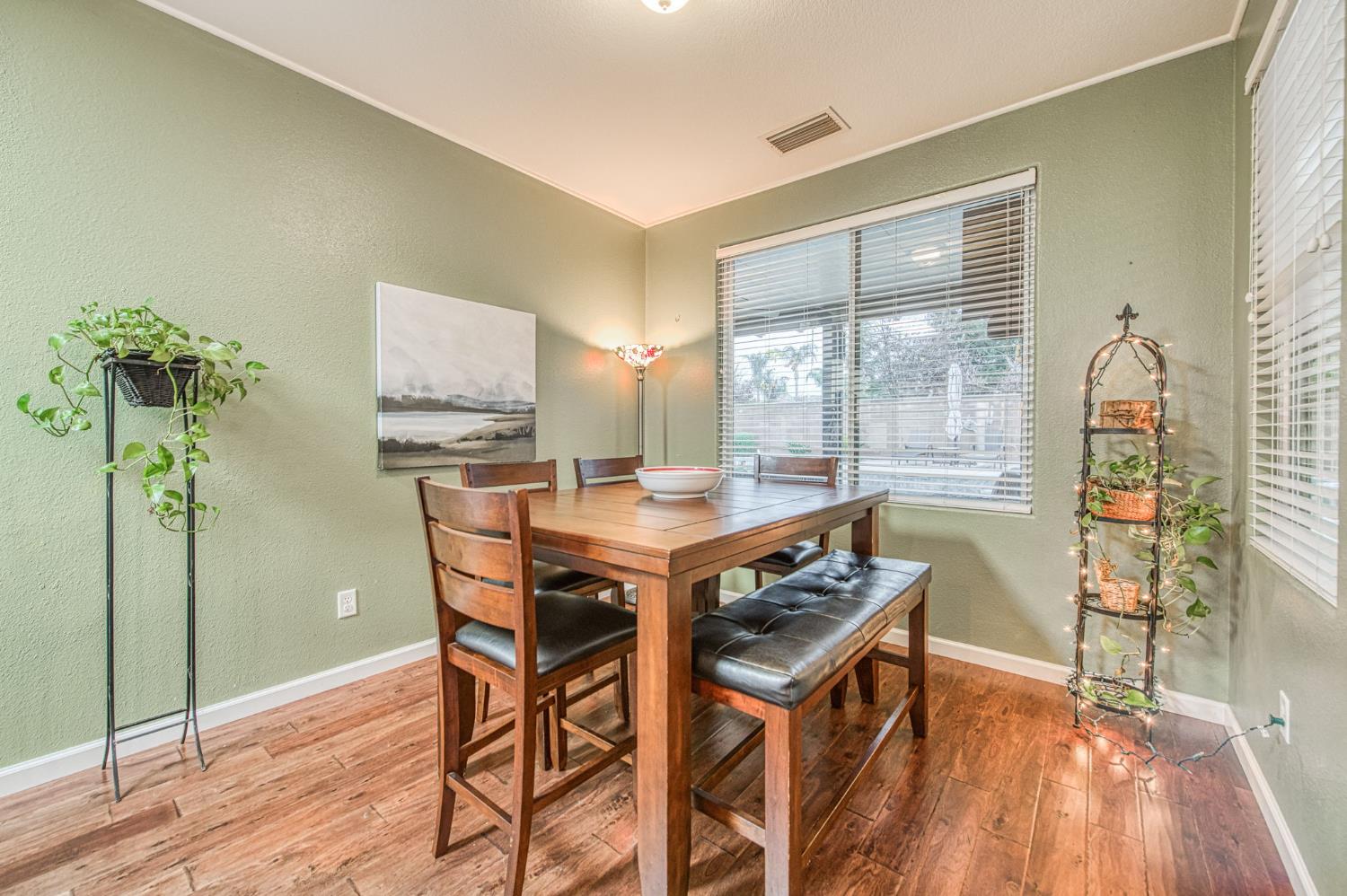 2741 Buckingham Ave, Clovis, CA 93611