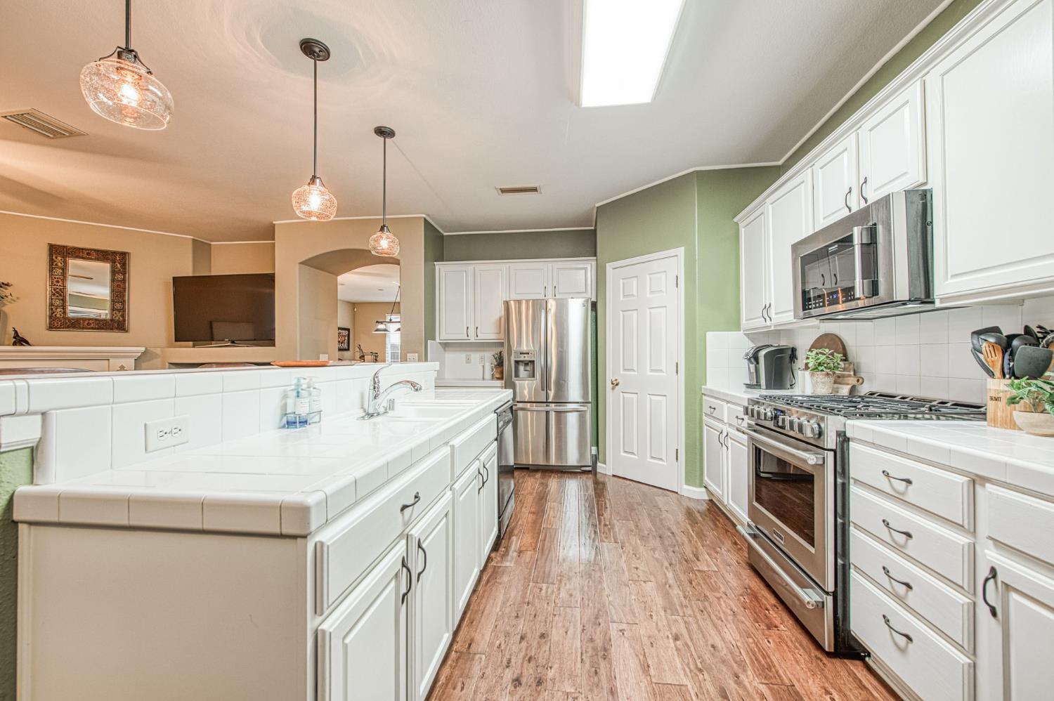 2741 Buckingham Ave, Clovis, CA 93611