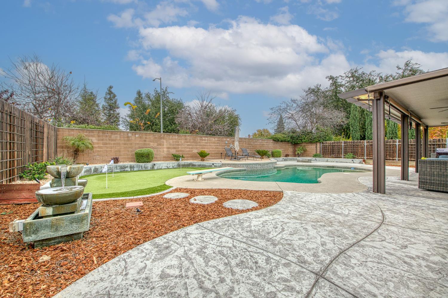 2741 Buckingham Ave, Clovis, CA 93611