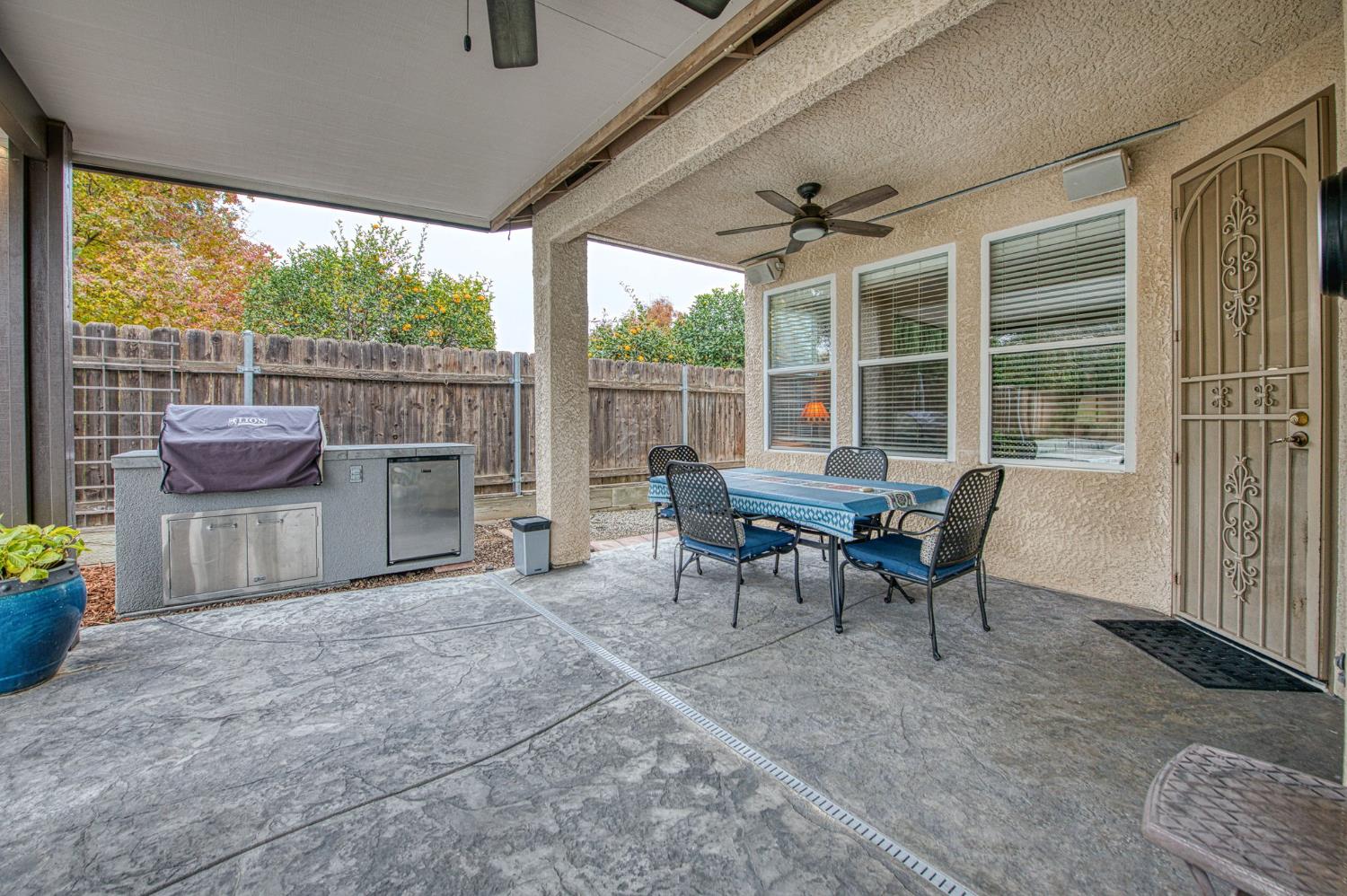 2741 Buckingham Ave, Clovis, CA 93611