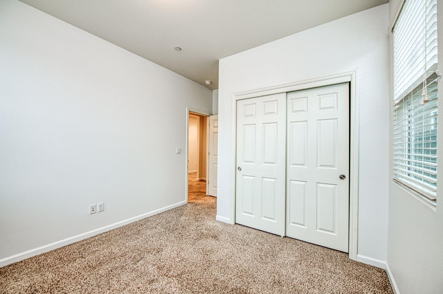 2143 Lombard Ln, Clovis, CA 93619