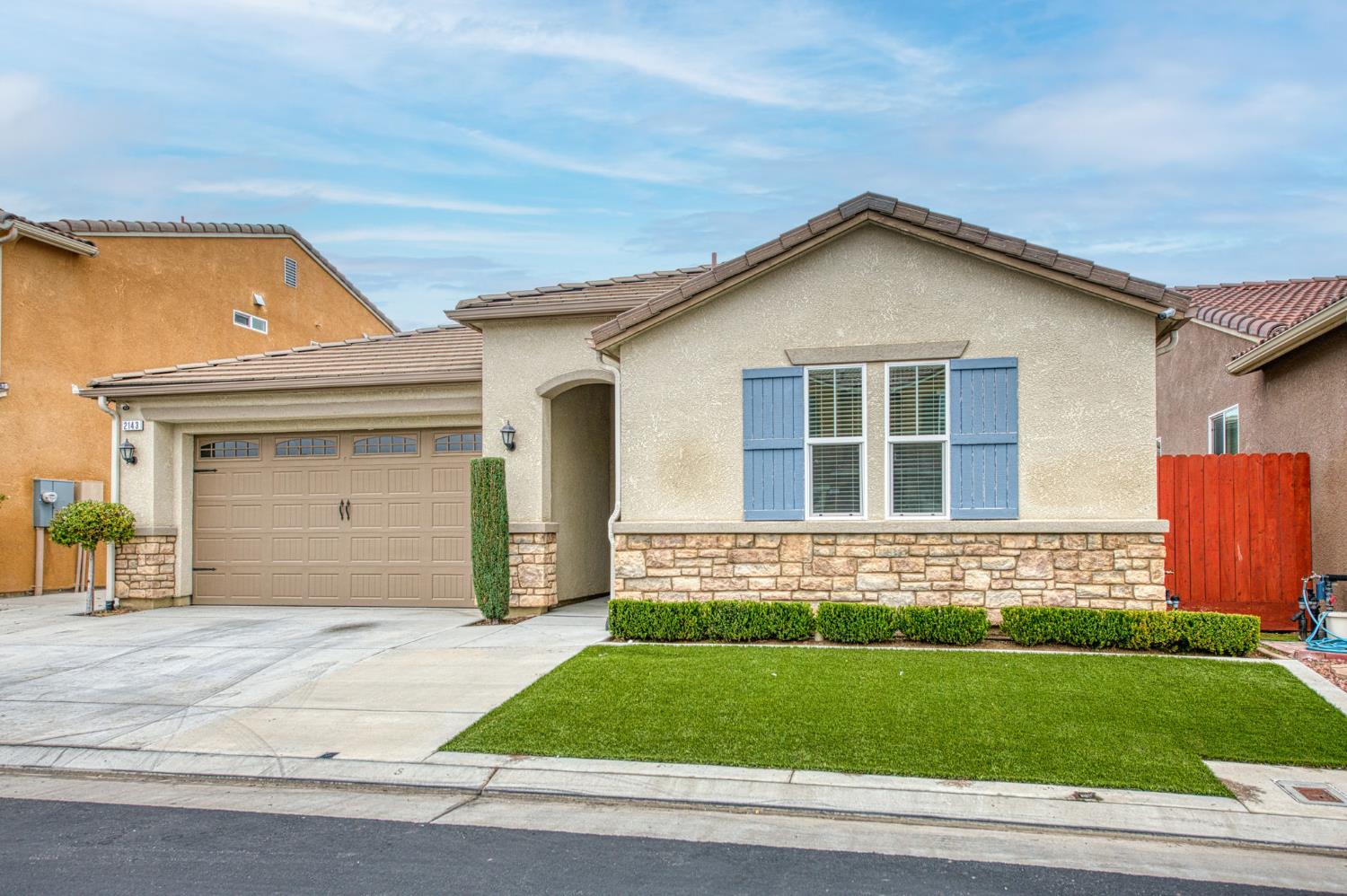 2143 Lombard Ln, Clovis, CA 93619