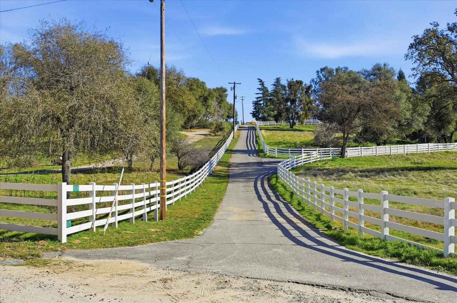 43319 Leach Rd, Ahwahnee, CA 93601