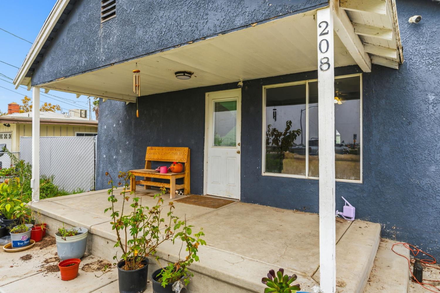 208 S Hughes Ave, Fresno, CA 93706