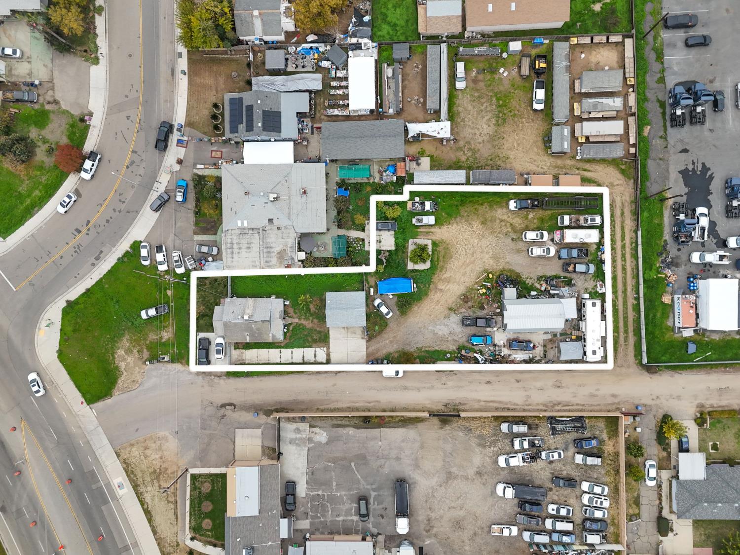 208 S Hughes Ave, Fresno, CA 93706