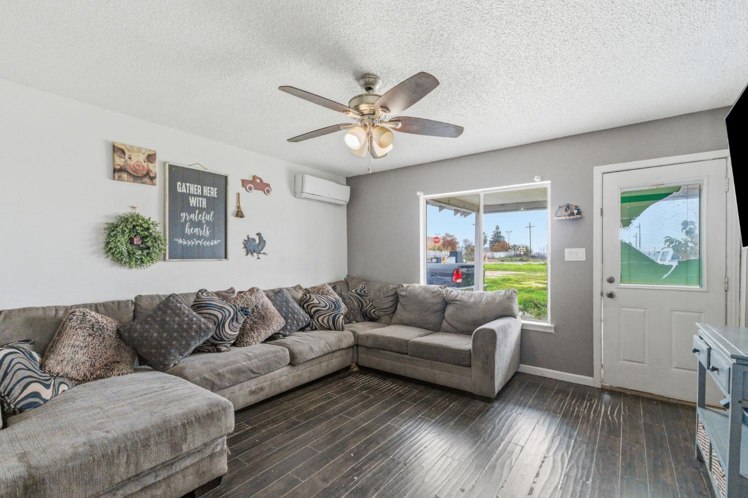 208 S Hughes Ave, Fresno, CA 93706