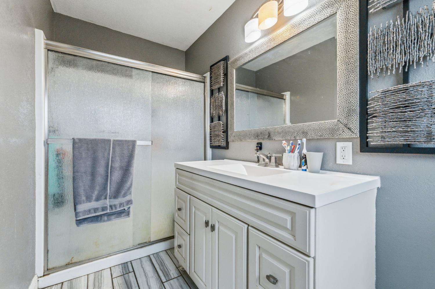 208 S Hughes Ave, Fresno, CA 93706