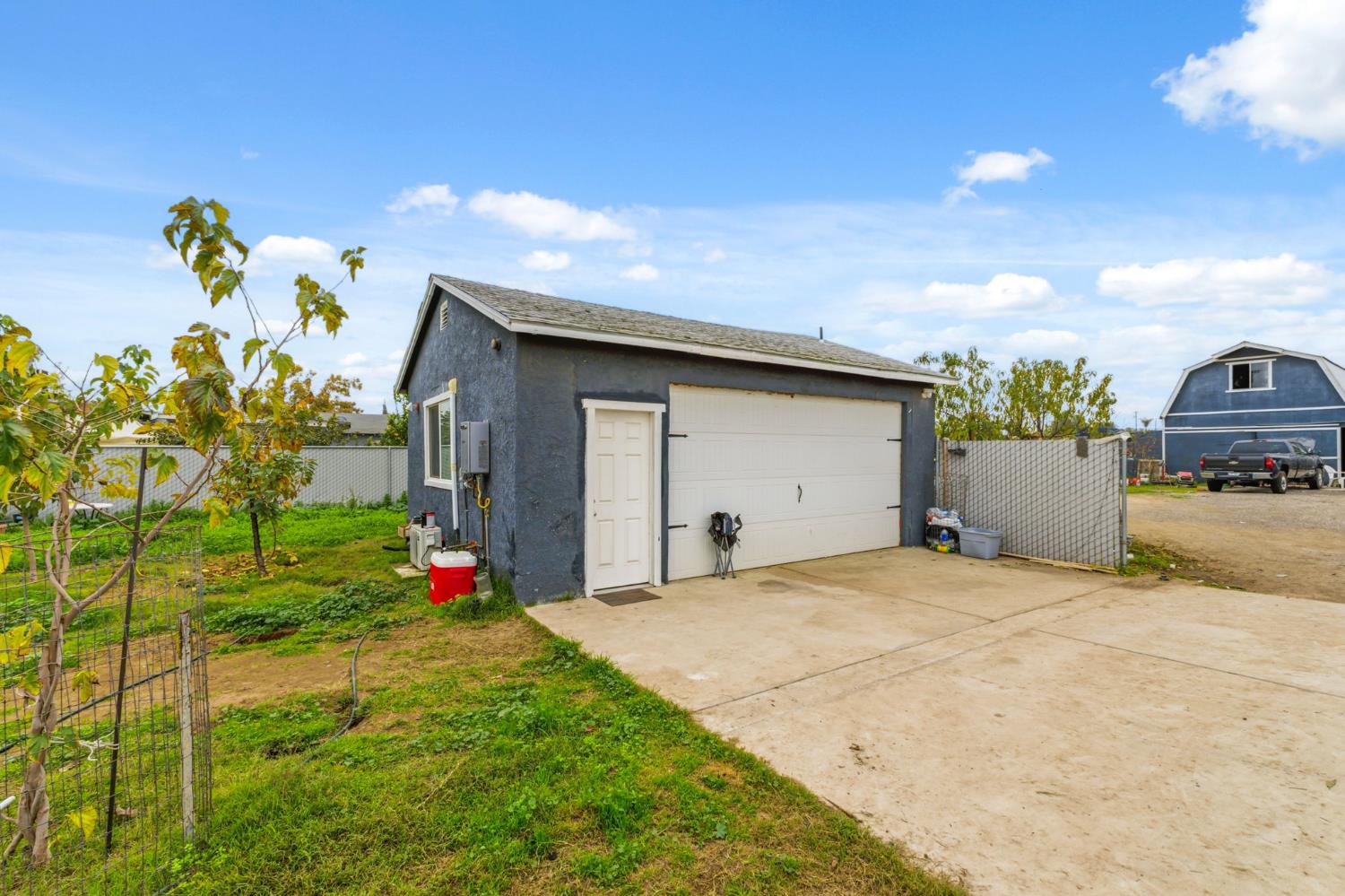 208 S Hughes Ave, Fresno, CA 93706