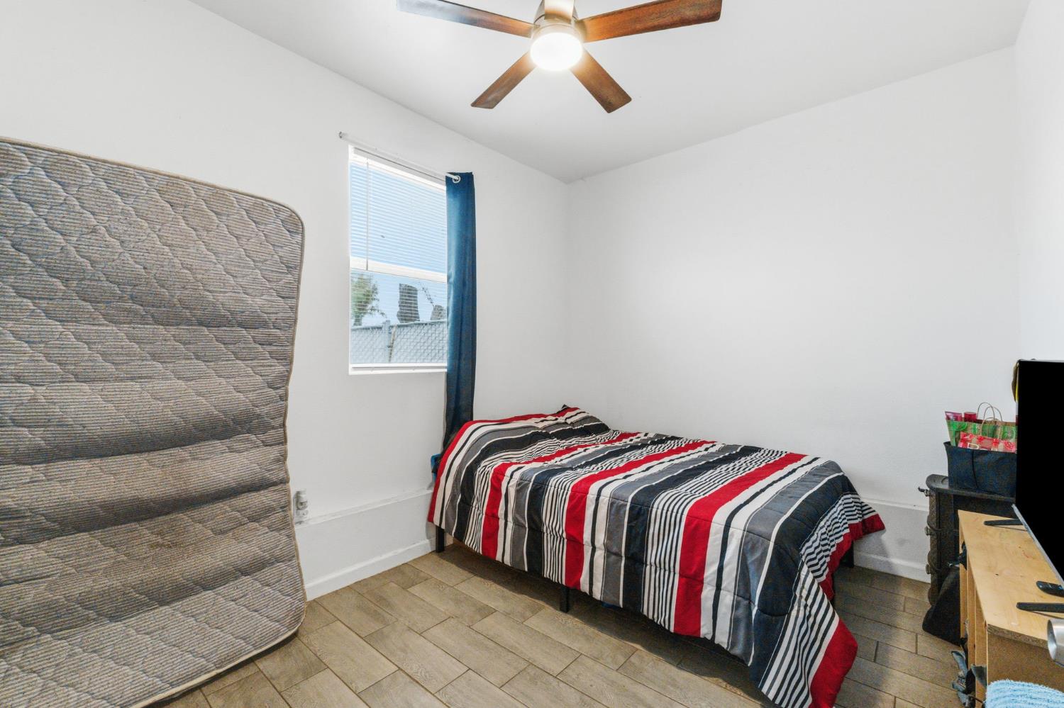 208 S Hughes Ave, Fresno, CA 93706