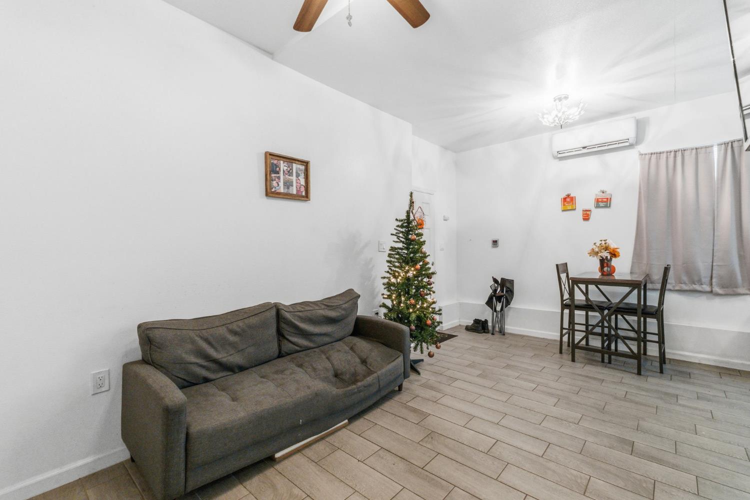 208 S Hughes Ave, Fresno, CA 93706