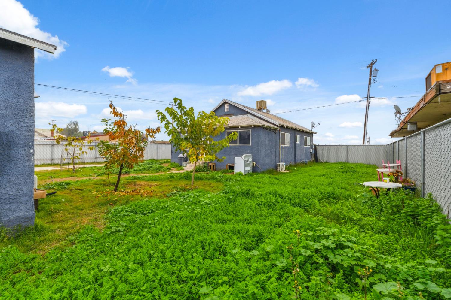 208 S Hughes Ave, Fresno, CA 93706