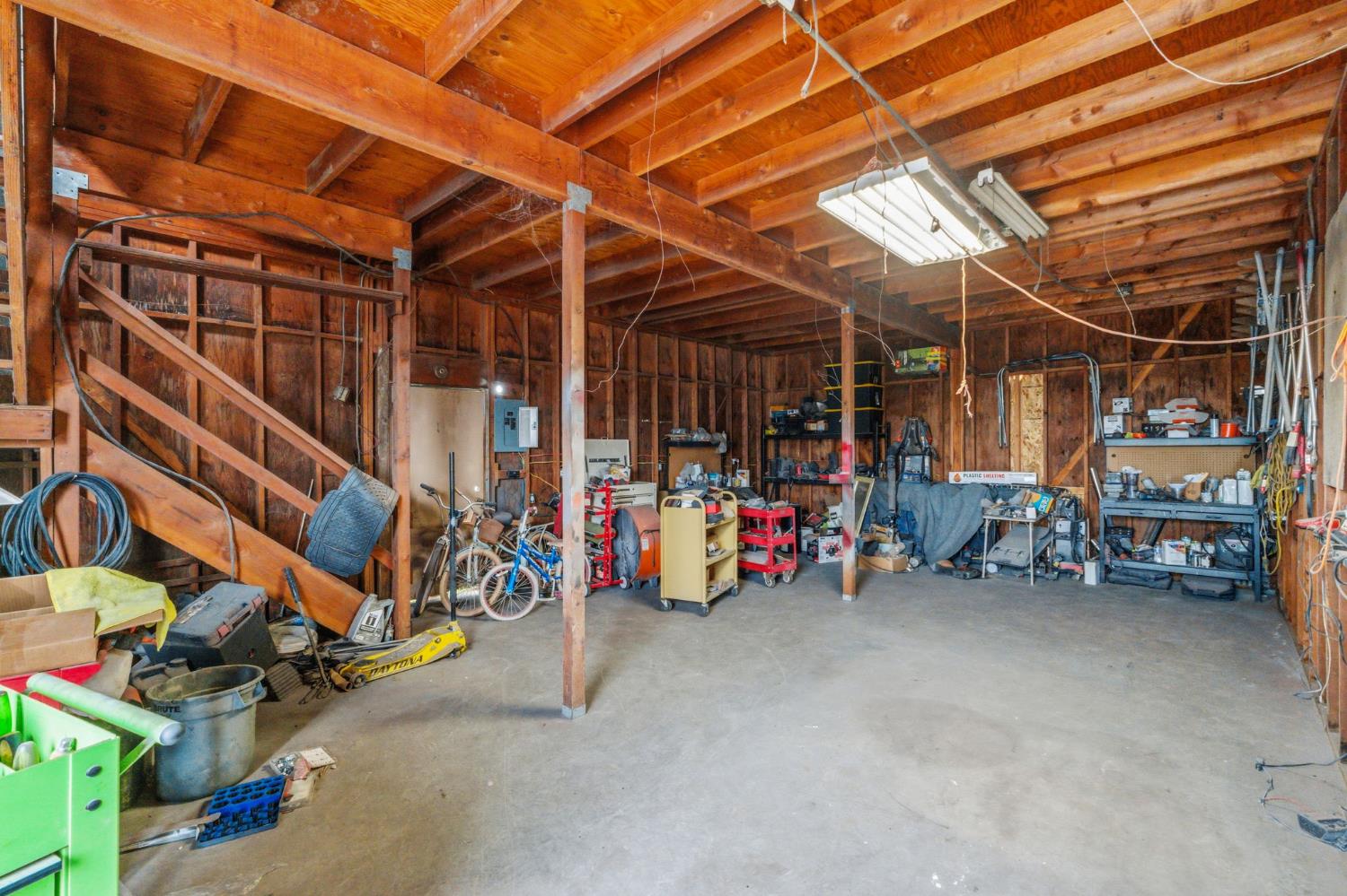 208 S Hughes Ave, Fresno, CA 93706