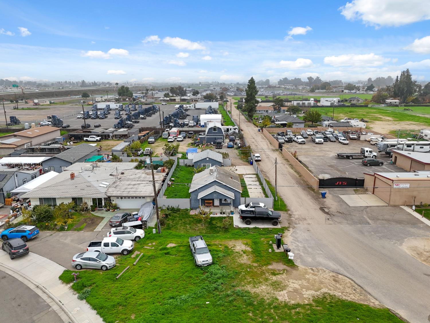 208 S Hughes Ave, Fresno, CA 93706