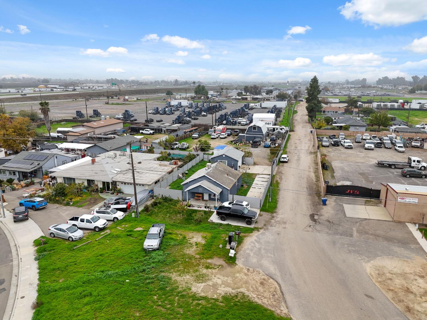 208 S Hughes Ave, Fresno, CA 93706