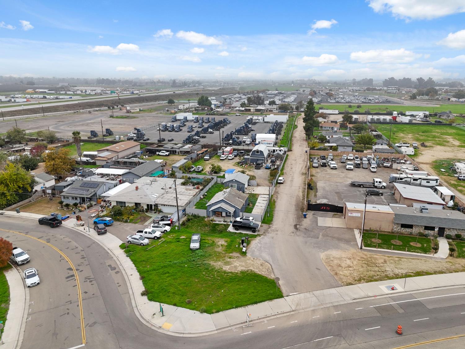 208 S Hughes Ave, Fresno, CA 93706