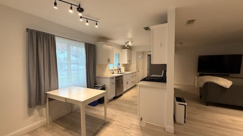 2902 N 4Th St, Fresno, CA 93703