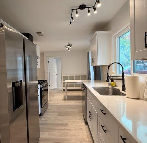 2902 N 4Th St, Fresno, CA 93703