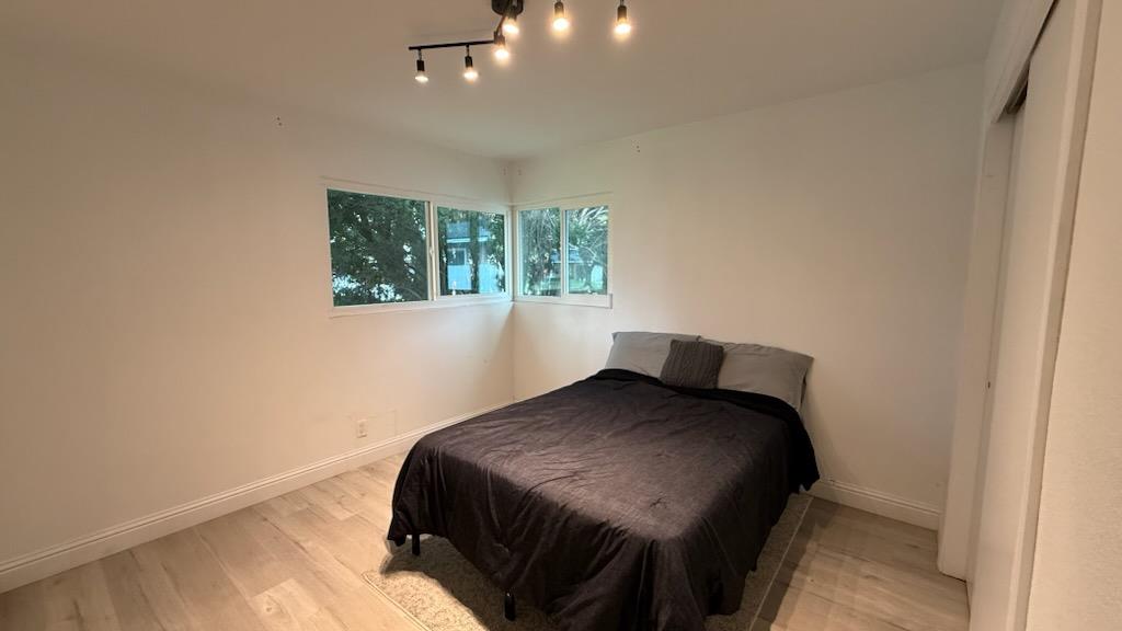 2902 N 4Th St, Fresno, CA 93703