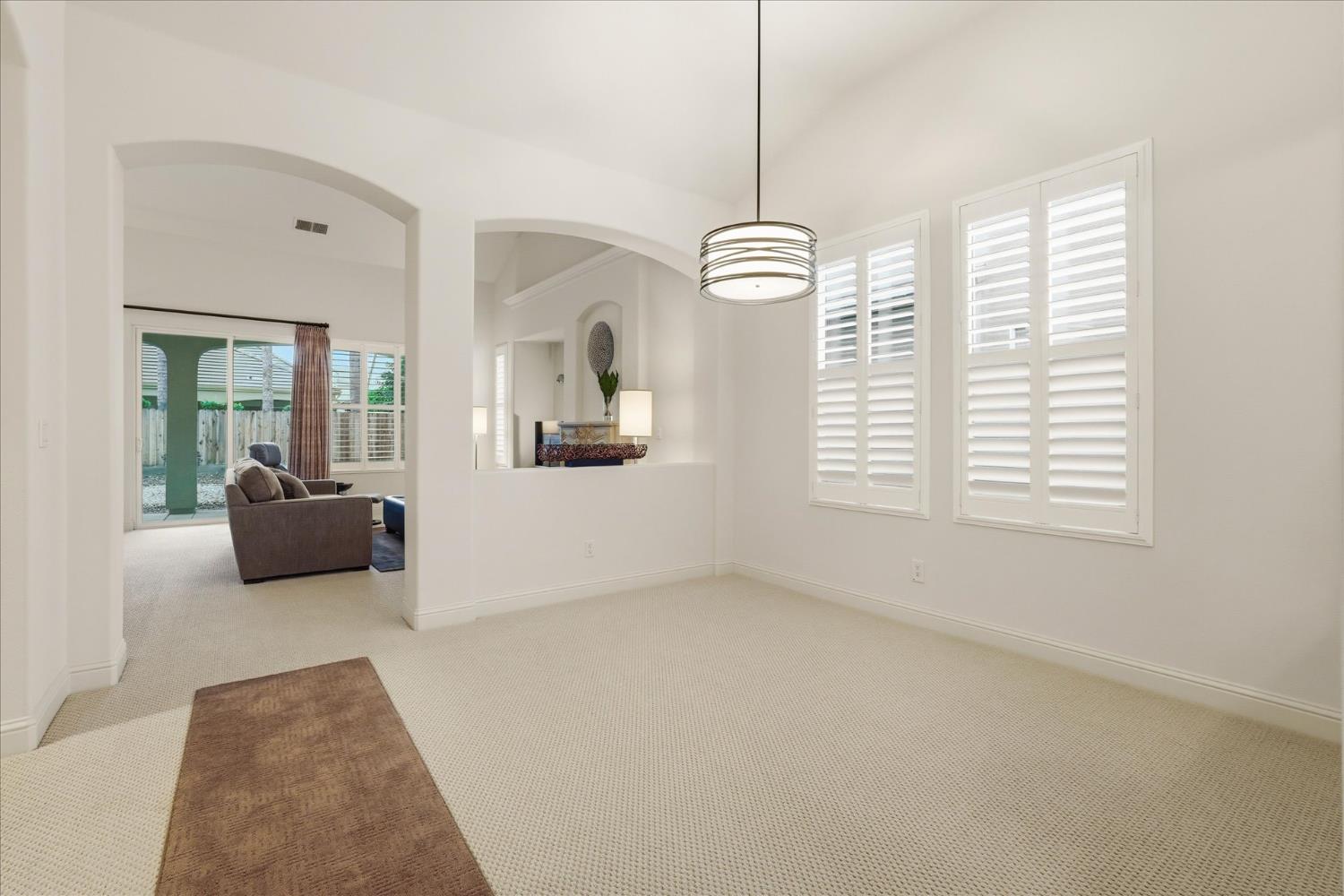 54 W Everglade Ave, Clovis, CA 93619