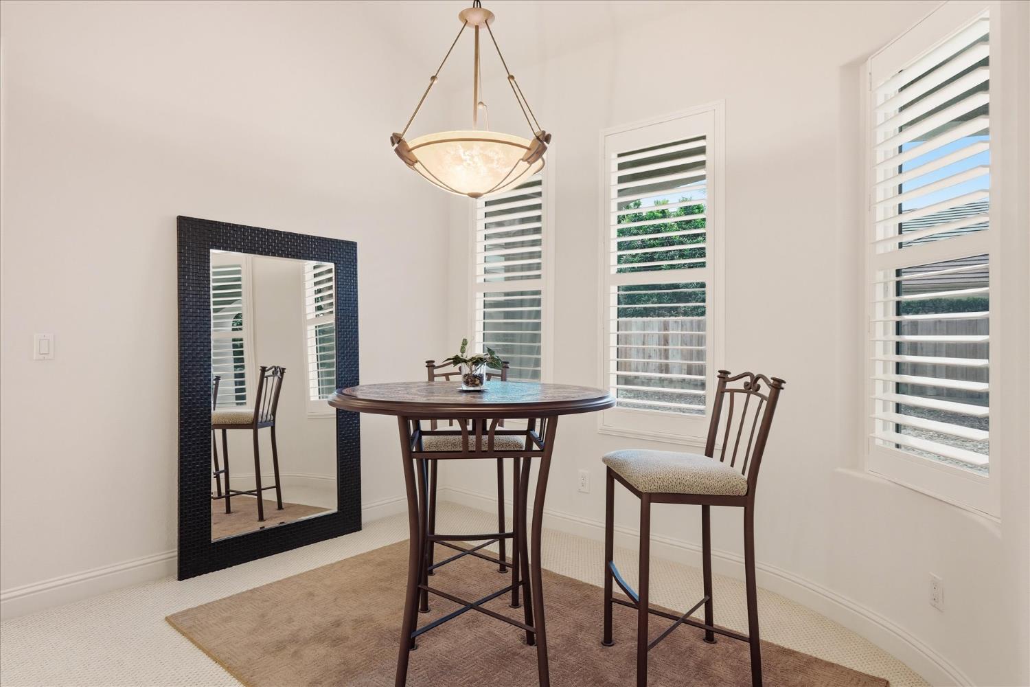 54 W Everglade Ave, Clovis, CA 93619