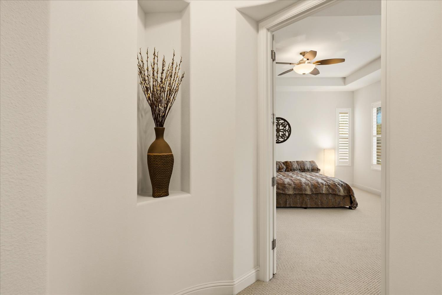 54 W Everglade Ave, Clovis, CA 93619