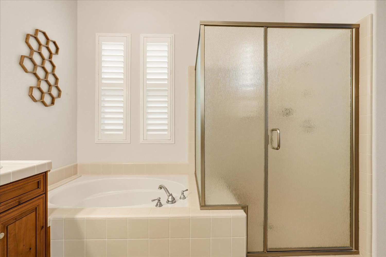 54 W Everglade Ave, Clovis, CA 93619