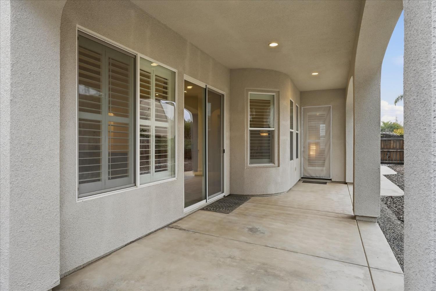 54 W Everglade Ave, Clovis, CA 93619