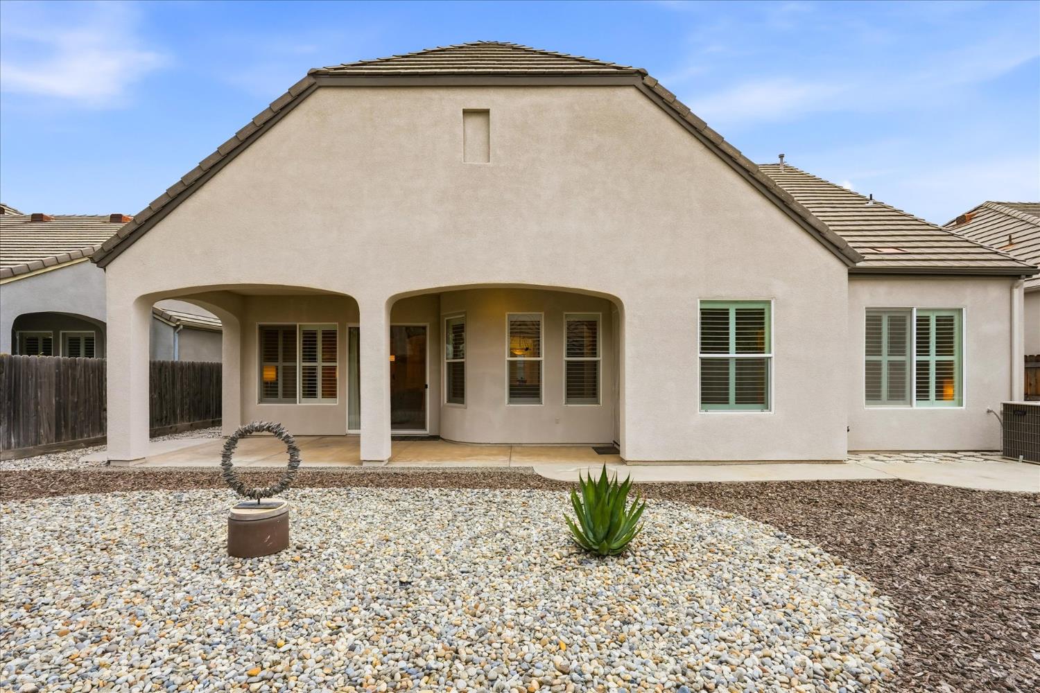 54 W Everglade Ave, Clovis, CA 93619