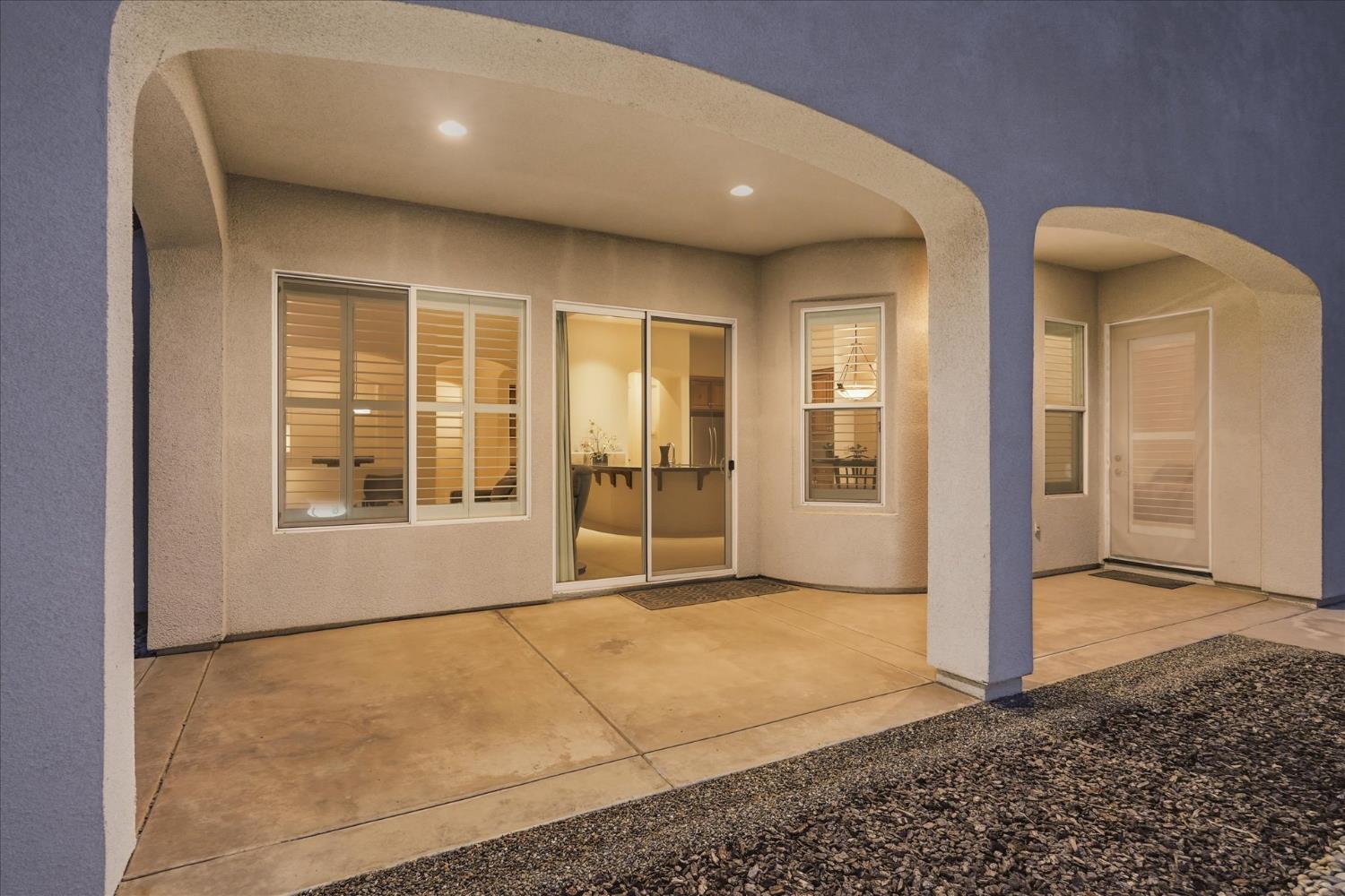 54 W Everglade Ave, Clovis, CA 93619