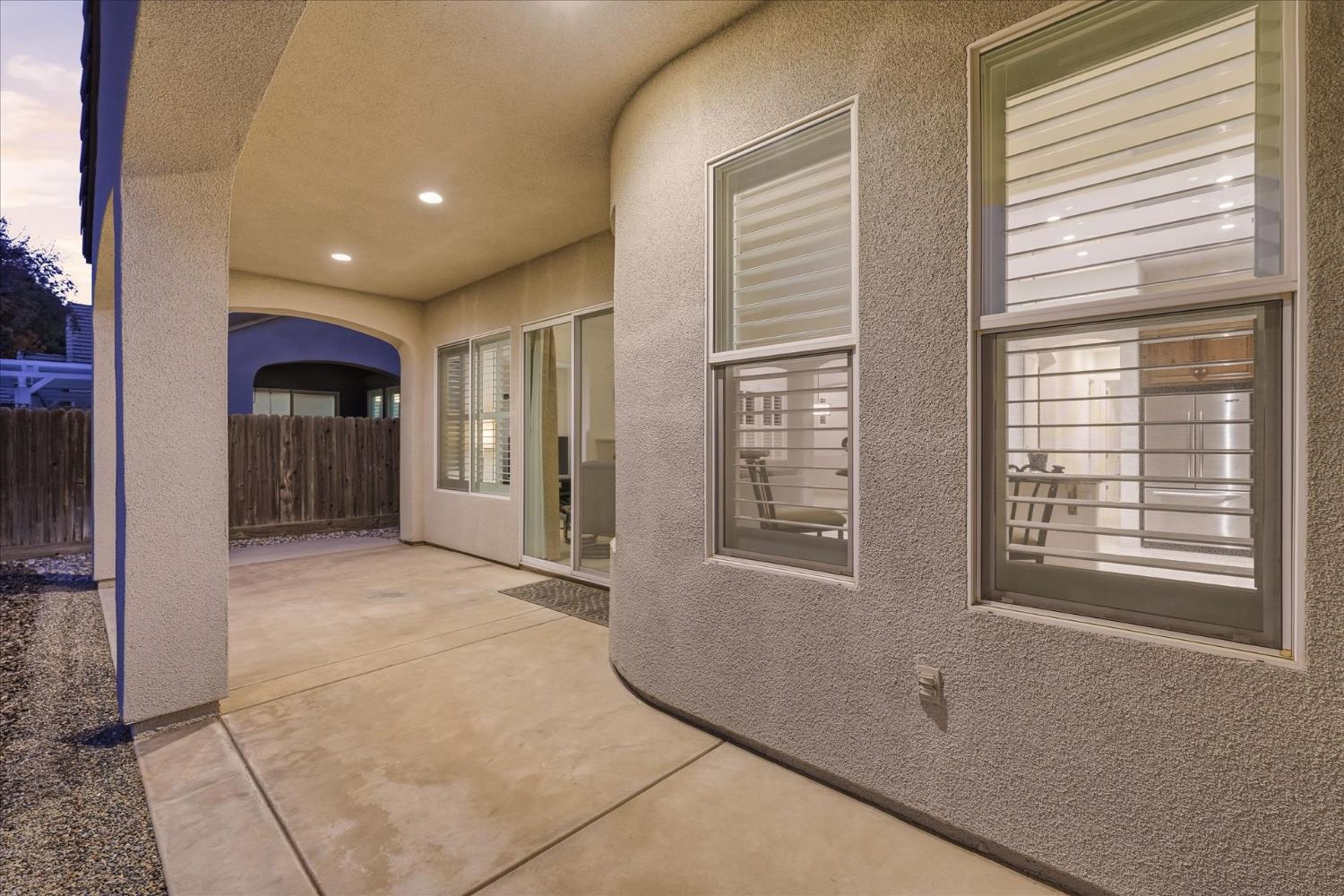 54 W Everglade Ave, Clovis, CA 93619