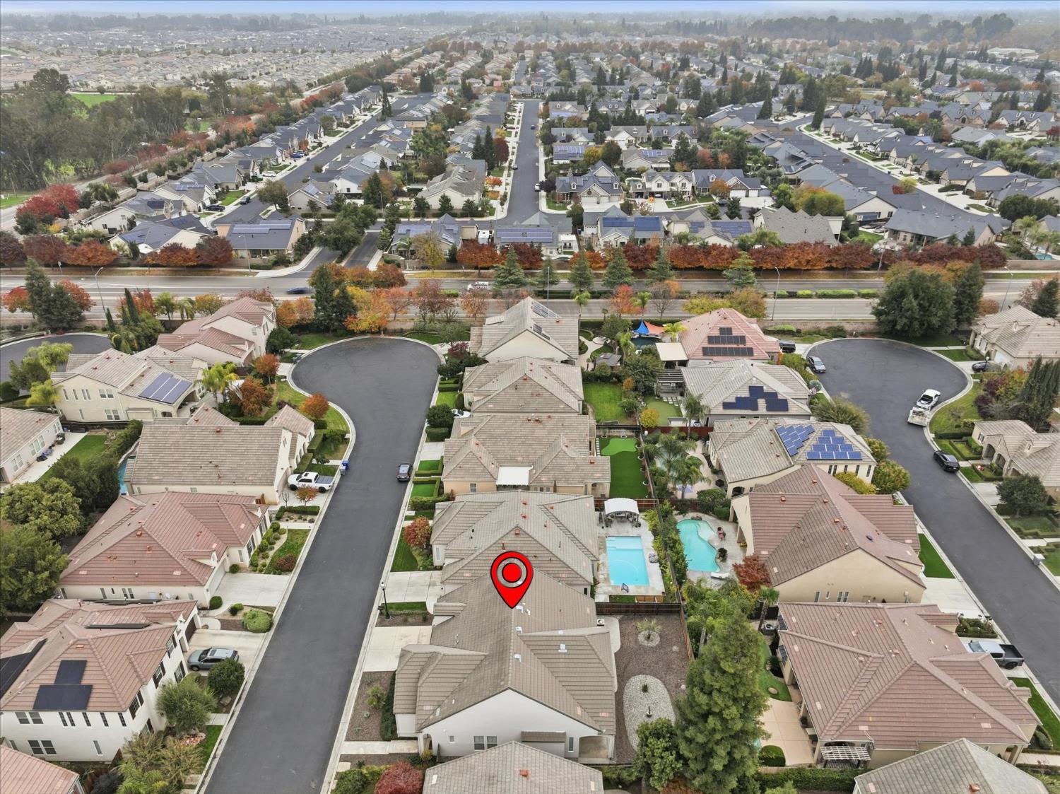 54 W Everglade Ave, Clovis, CA 93619