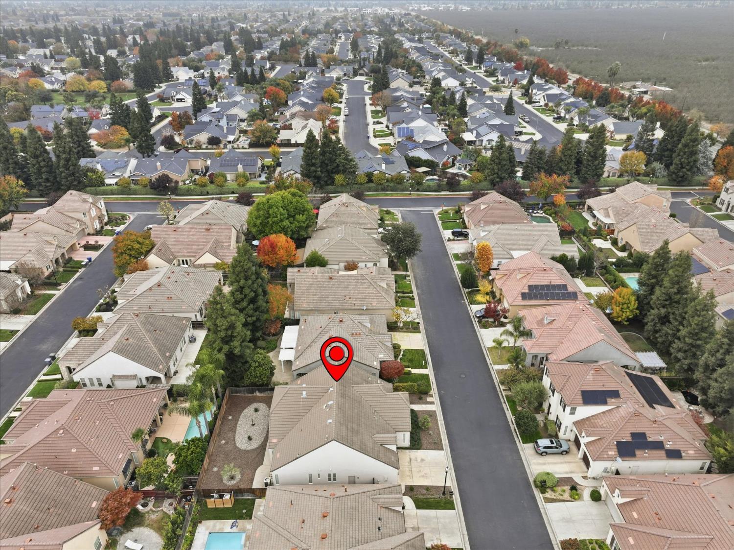 54 W Everglade Ave, Clovis, CA 93619