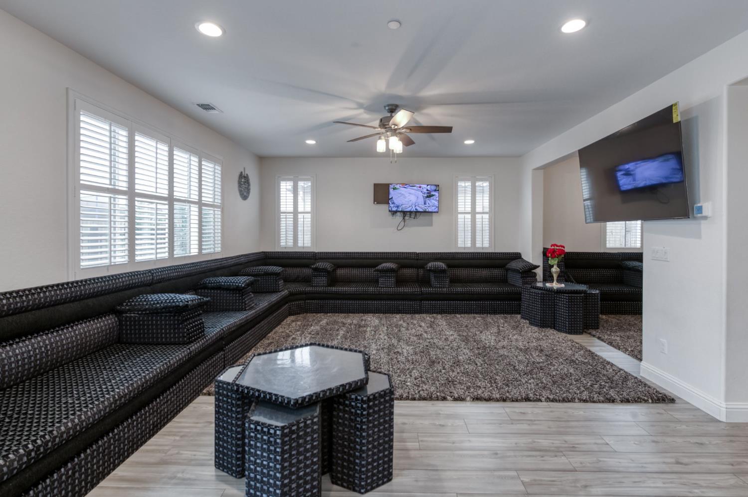 763 Howard St, Kingsburg, CA 93631