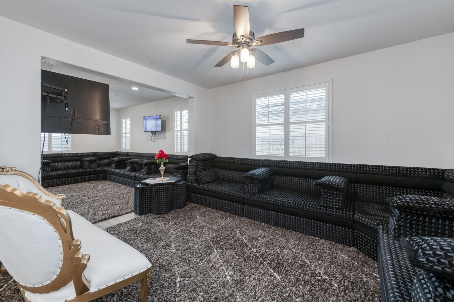 763 Howard St, Kingsburg, CA 93631