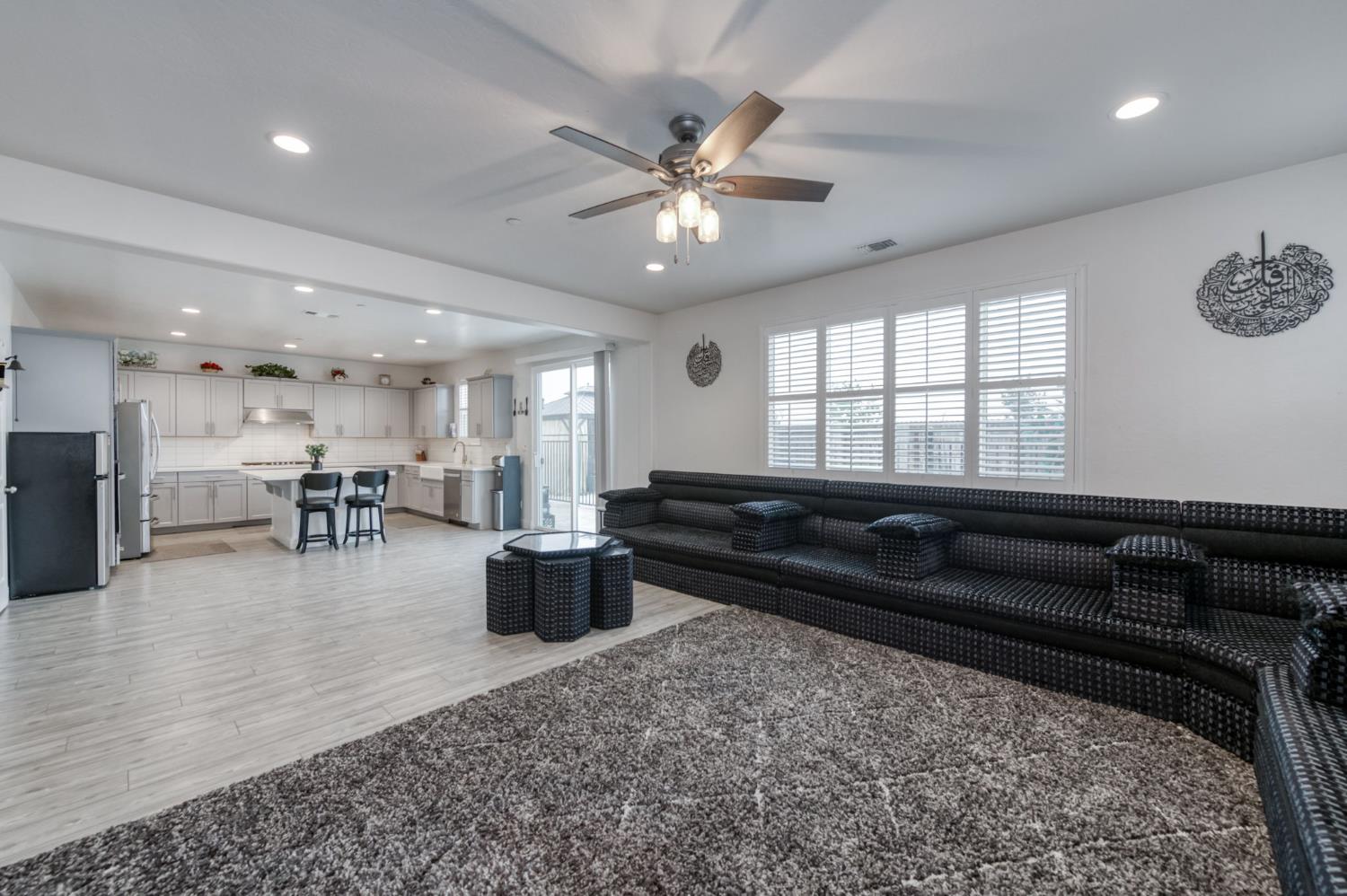 763 Howard St, Kingsburg, CA 93631