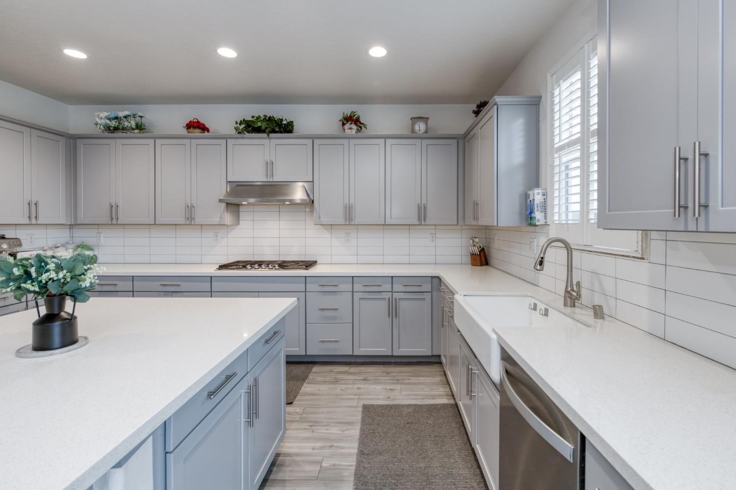 763 Howard St, Kingsburg, CA 93631