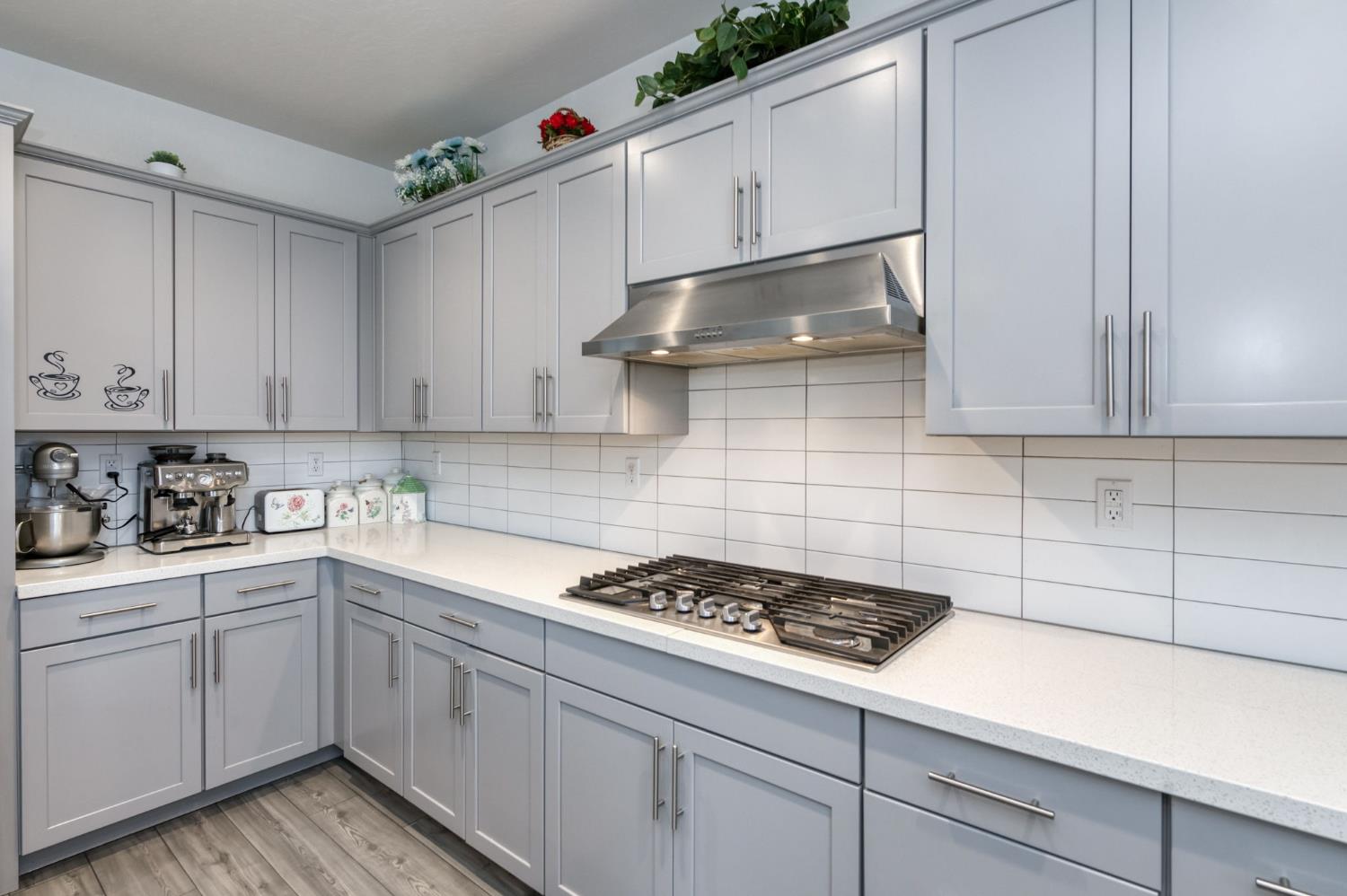 763 Howard St, Kingsburg, CA 93631