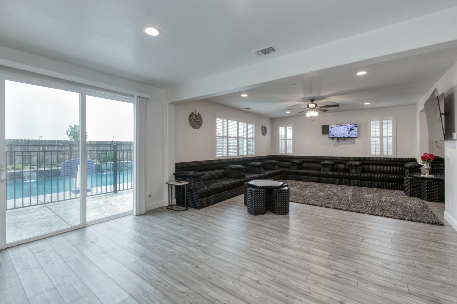 763 Howard St, Kingsburg, CA 93631