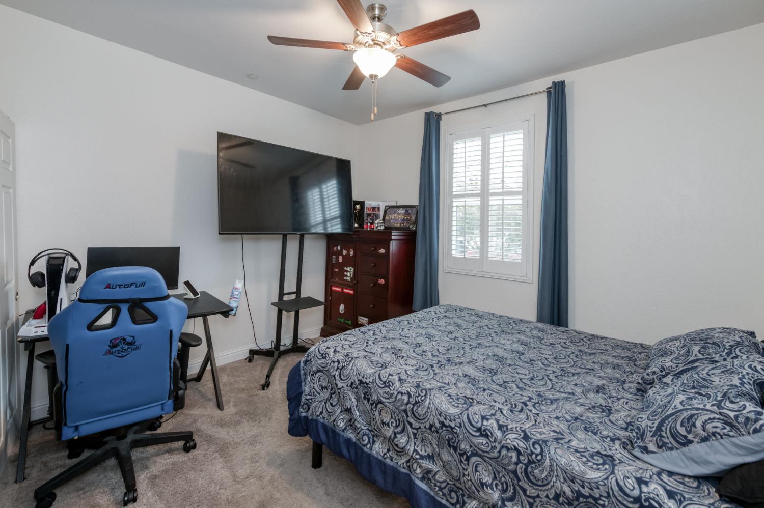 763 Howard St, Kingsburg, CA 93631