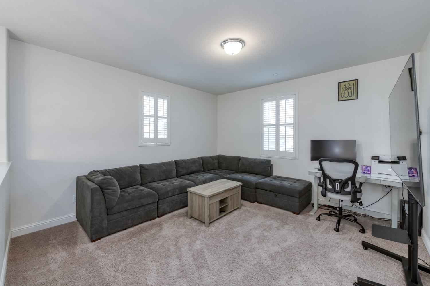 763 Howard St, Kingsburg, CA 93631