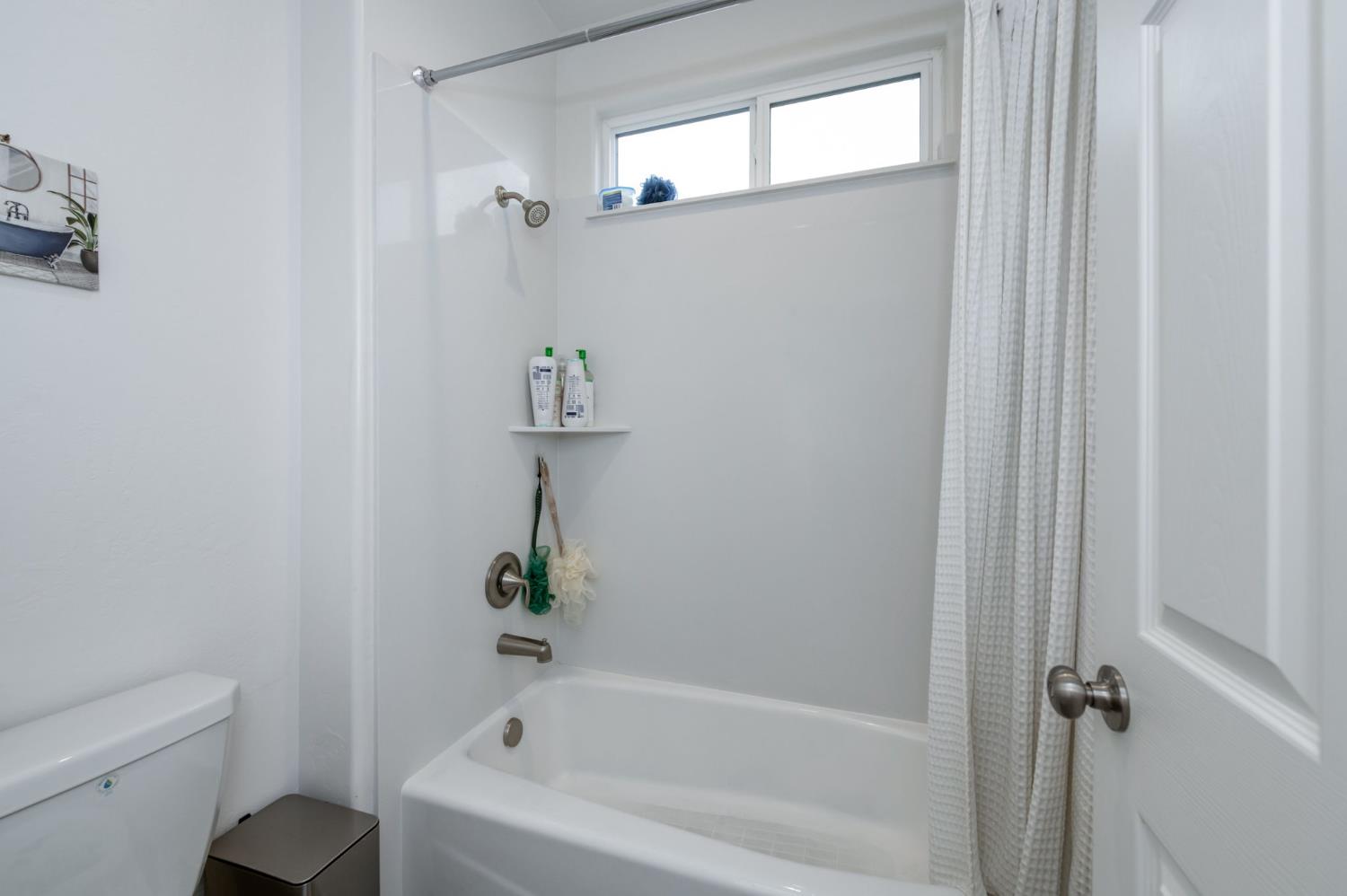 763 Howard St, Kingsburg, CA 93631